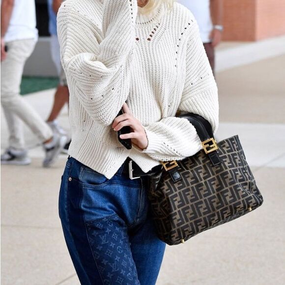 FENDI Vintage FF Zucca Tote Bag - Picture 3 of 16